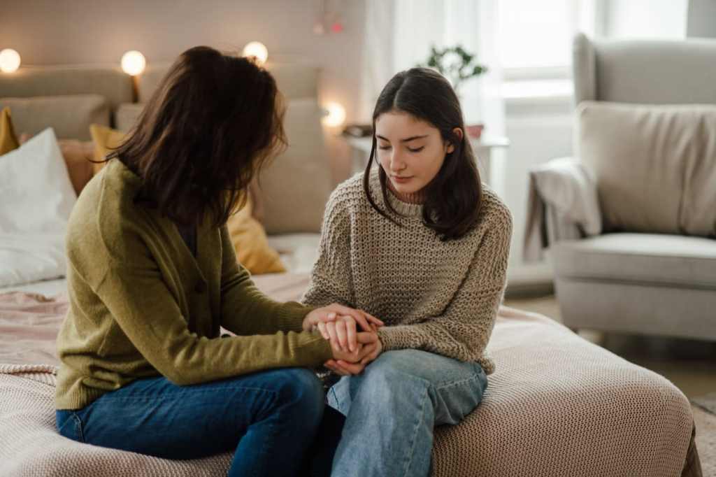 How to heal from abandonment issues: 4 pieces of advice to light the way