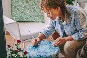 Feeling lonely while single? Here’s how to find fulfillment on your own