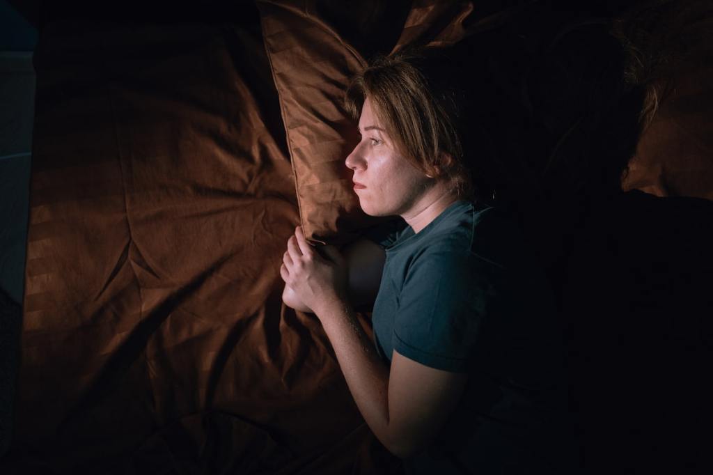 How to get out of bed when depressed: Therapist-backed steps